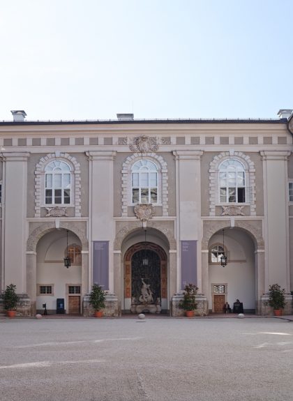 Innenhof der Residenz, Eingang ins DomQuartier Salzburg