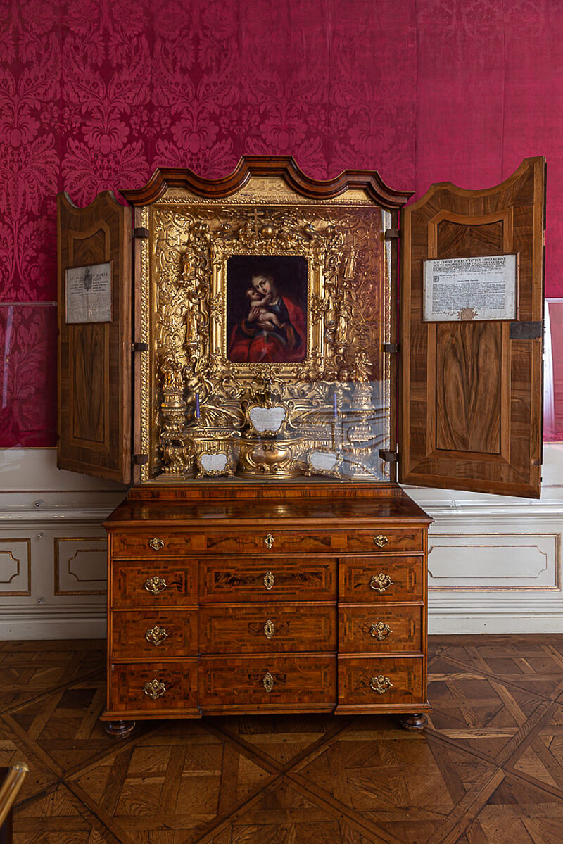 Barocker Aufsatzschrank mit Hausaltar