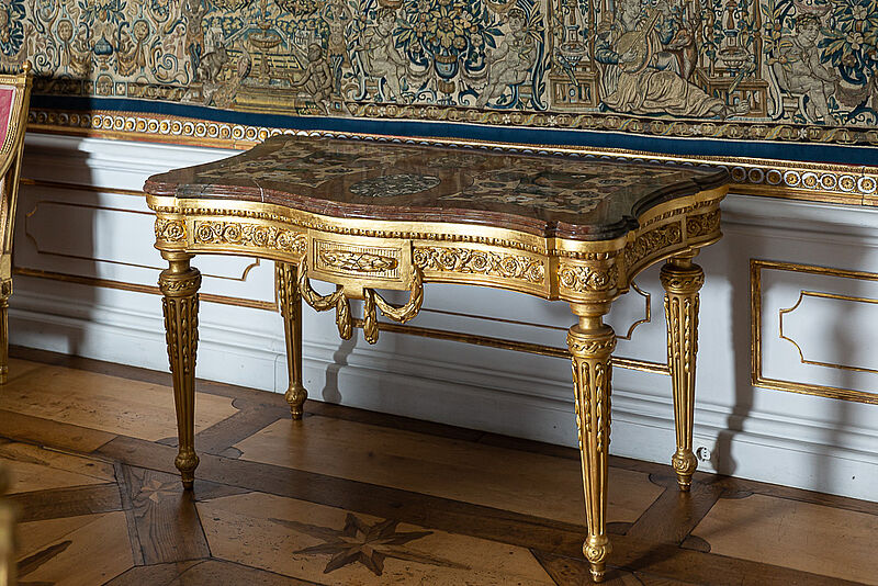 Wandtisch mit Tischplatte in Pietra dura Technik