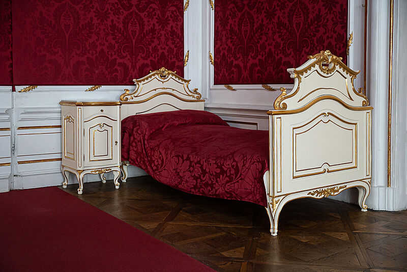 © Residenz zu Salzburg, Prunkräume, Foto: Stürzenbaum Neobarockes Bett