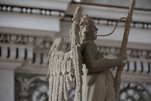 Simon Frieß (?), Engel auf der Westempore im Salzburger Dom / Orgel, Holz, gefasst, 1703