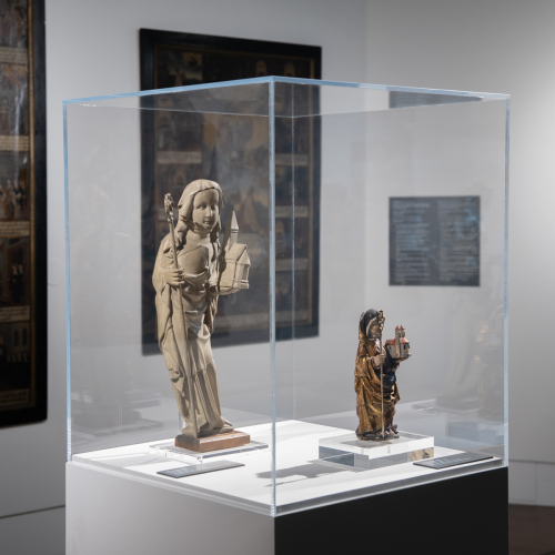 Die beiden Gussstein Figuren