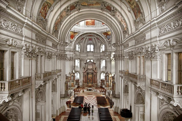 Blick in den Dom  von der Orgelempore © Dommuseum Salzburg/J. Kral