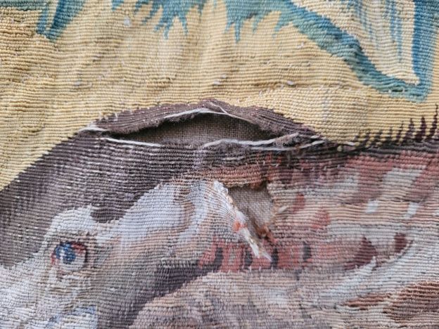Tapisserie II, Reiher vor der Nähkonservierung
