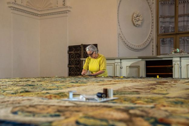 Restaurierung in der Paramentenkammer des Salzburger Doms