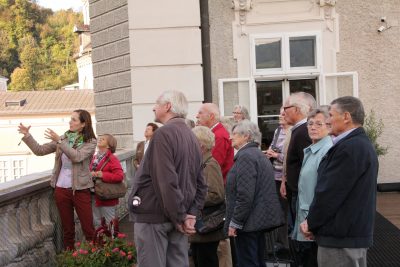 Führung für ältere Menschen durch das DomQuartier Salzburg