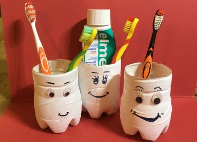 Zahnputzbecher aus alten Plastikflaschen selbst gestalten